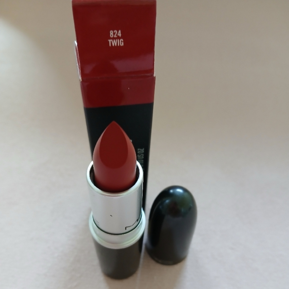 MAC Cosmetics Lipstick in Twig